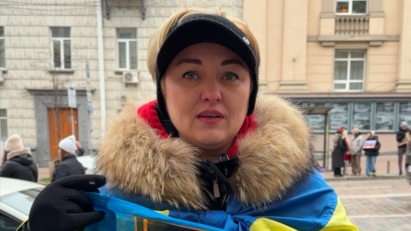 Вдова воїна поділилася історією про повернення його тіла з поля бою.