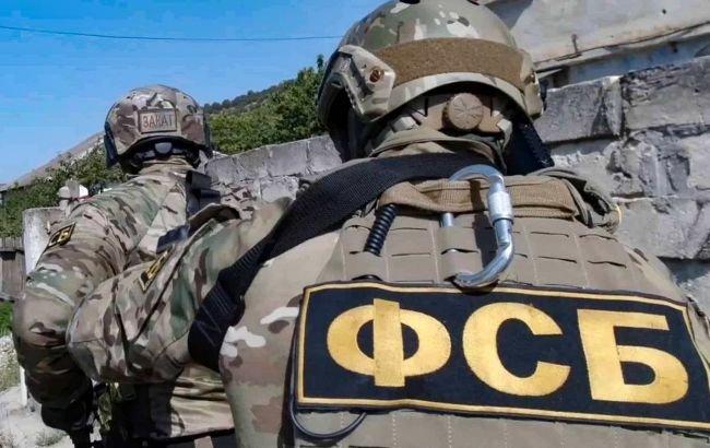 In Mariupol, the FSB is carrying out mass arrests to hunt for Ukrainian underground groups, according to "ATESH."